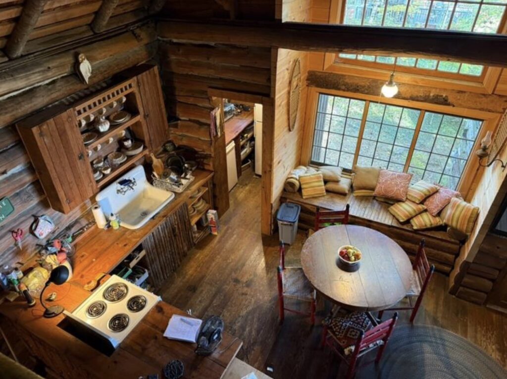 Porter Cottage Big Room
